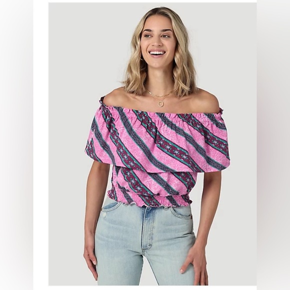WOMEN'S WRANGLER CANDY STRIPE OFF-SHOULDER TOP IN PINK size medium - Picture 1 of 11